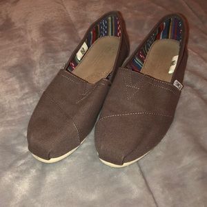 Toms